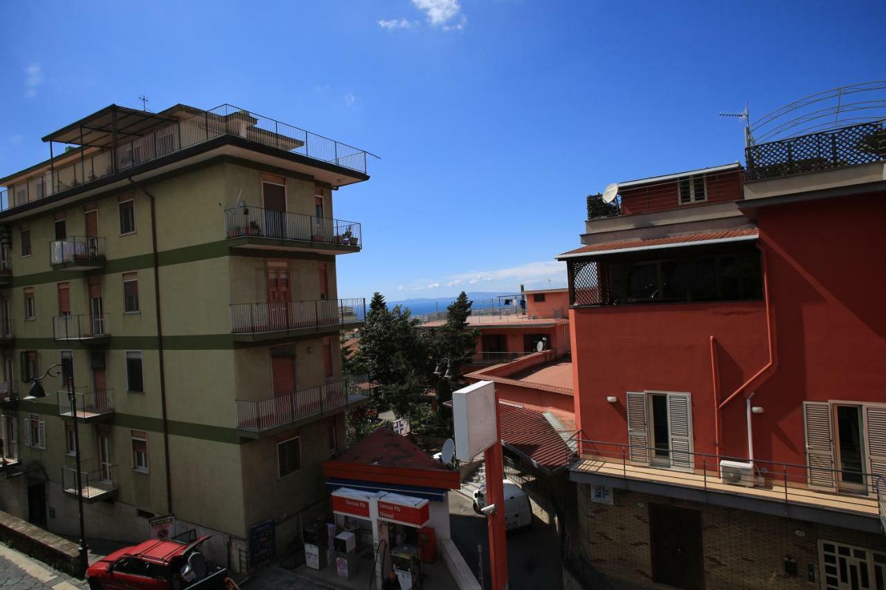 Bed and Breakfast Enjoy Solemare à Casola di Napoli Extérieur photo